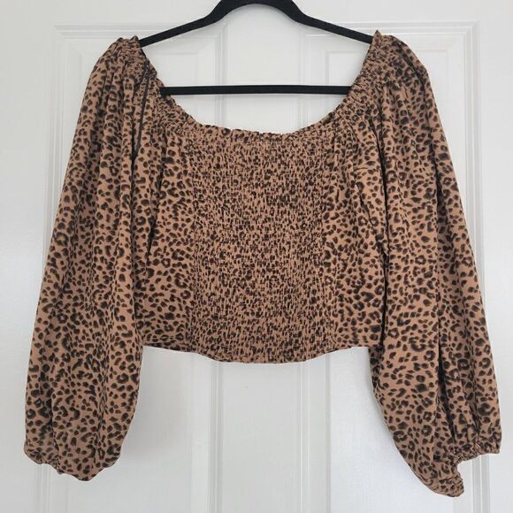 Acoa Boutique  Puff Sleeve Crop Top size L - Picture 4 of 8